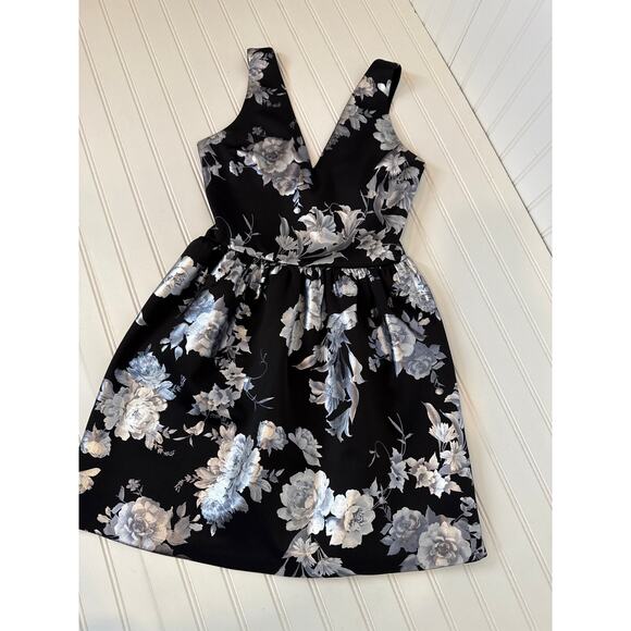 Aqua Black Jacquard Floral V-Neck Mini Dress Fit & Flare Cocktail Chic Size S - Picture 1 of 4